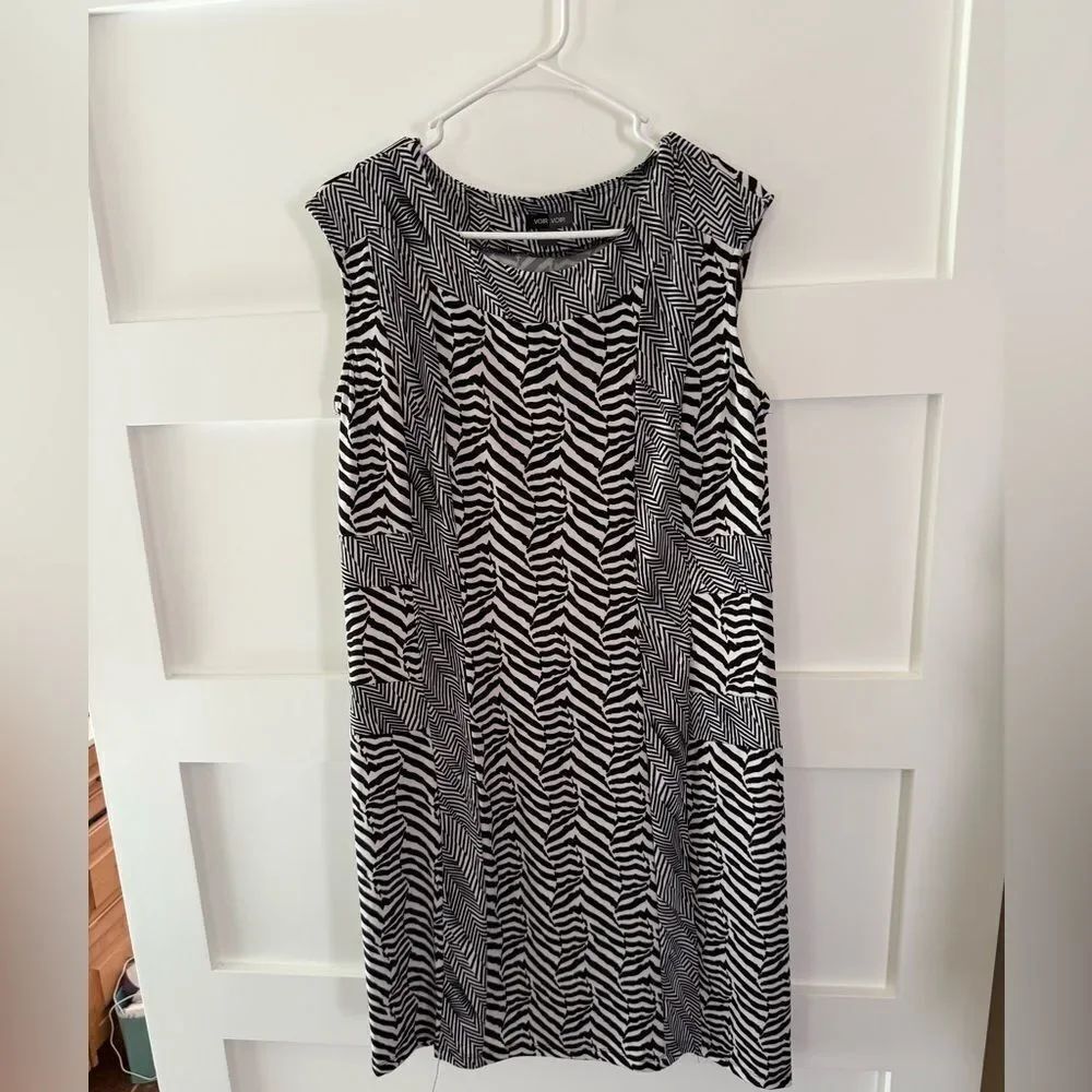 Voir Voir Black and White Geometric Pattern Dress size 8